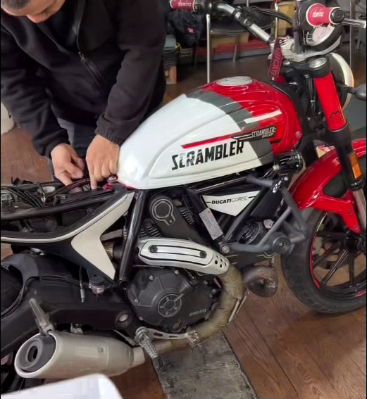 How to Charge a Motorcycle Battery: A Complete Step-by-Step Guide