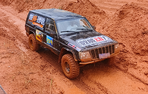 El equipo Ampxell ganó la medalla de oro en el Shenzhen Cross-country Invitational