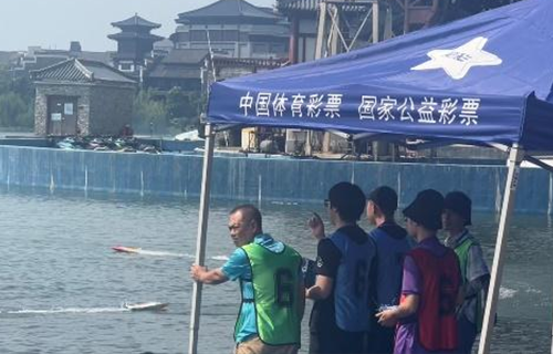 Ampxell ayudó al equipo de la Universidad de Nanjing a ganar la medalla de oro en el Campeonato Nacional de Model Ship
